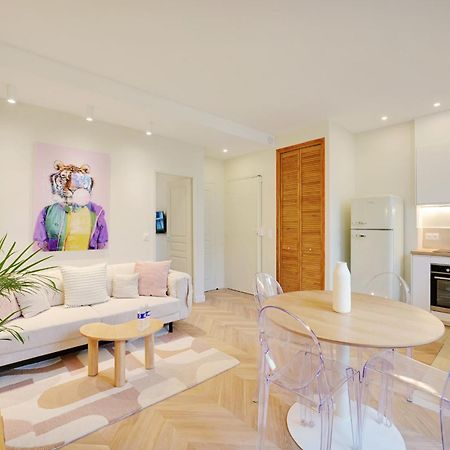 Comfy Suite By Les Maisons De Charloc Homes Boulogne-Billancourt Buitenkant foto